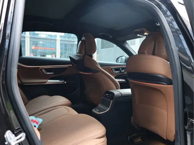 Mercedes-Benz E-Class — Фото автомобиля 13