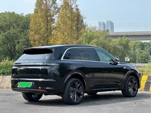 Li Auto L7 — Фото автомобиля 7