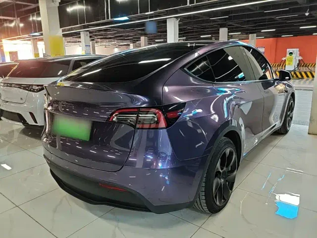 Tesla Model Y — Фото автомобиля 6