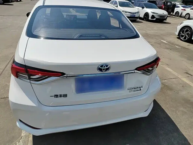 Toyota Corolla — Фото автомобиля 5