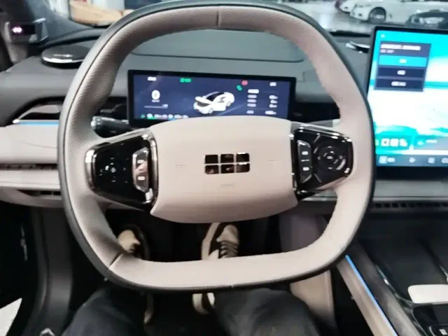 Geely Galaxy Xingyao 8 — Фото автомобиля 10