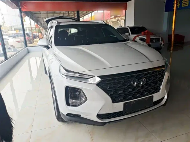Hyundai Santa Fe — Фото автомобиля 3