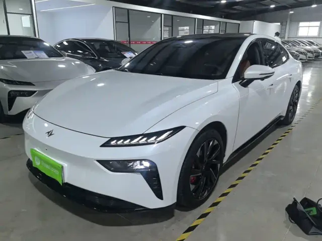 Фотография автомобиля — Dongfeng eπ 007