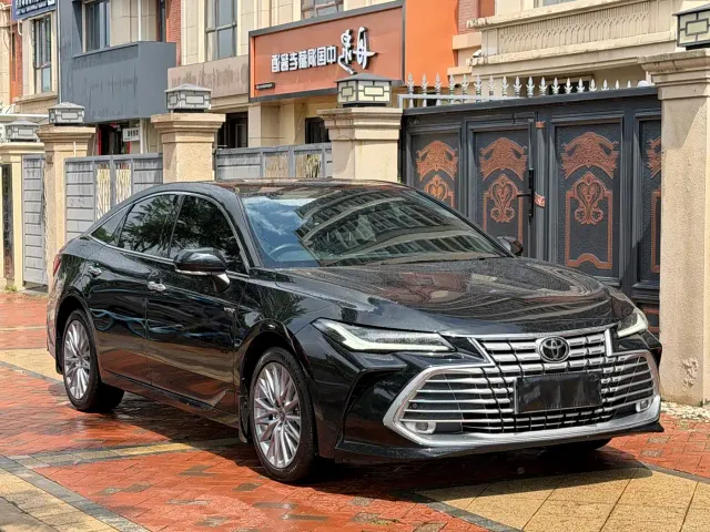 Toyota Avalon — Фото автомобиля 3