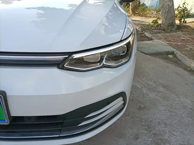 Volkswagen Golf — Фото автомобиля 23