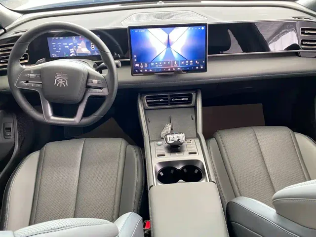 BYD Qin L — Фото автомобиля 9