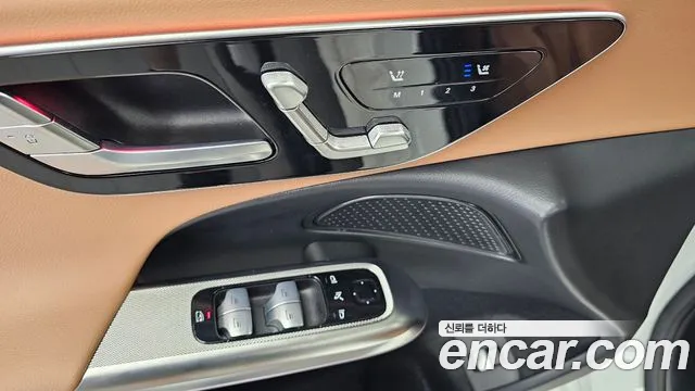 Mercedes-Benz E-Class — Фото автомобиля 29
