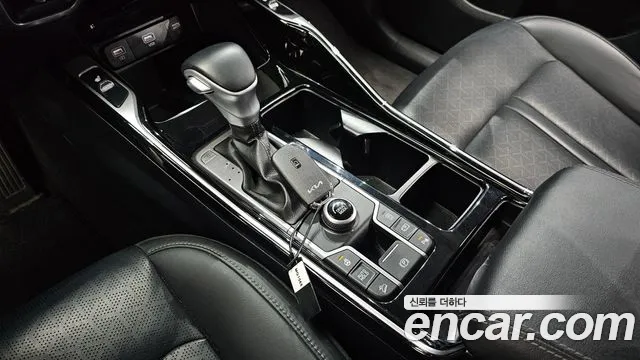 Kia Sorento Sorento 4-е поколение Бензин 2.5T 2WD — Фото автомобиля 8