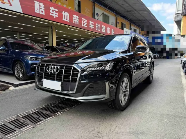 Фотография автомобиля — Audi Q7