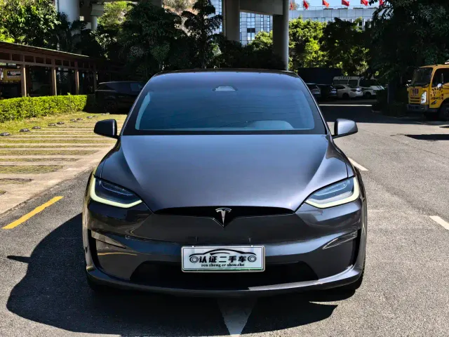 Tesla Model X — Фото автомобиля 2