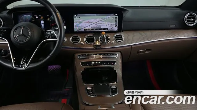 Mercedes-Benz E-Class — Фото автомобиля 14