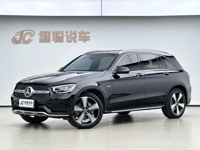 Фотография автомобиля — Mercedes-Benz GLC-Class