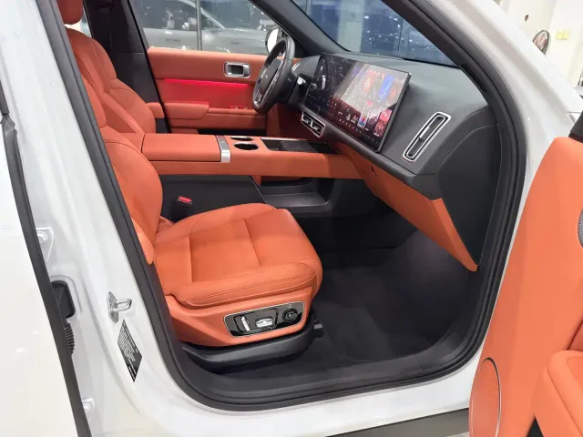 Li Auto L7 — Фото автомобиля 7
