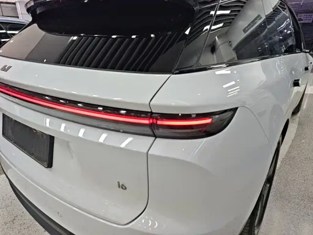 Li Auto i6 — Фото автомобиля 7
