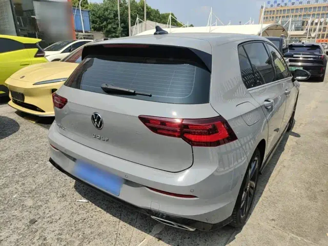 Volkswagen Golf — Фото автомобиля 6