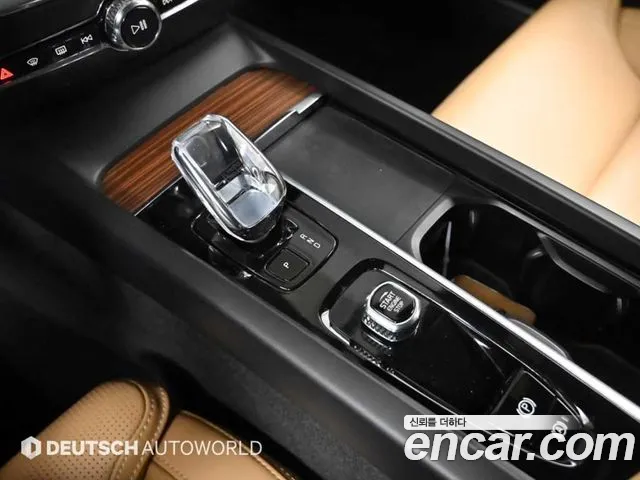 Volvo V60 — Фото автомобиля 9