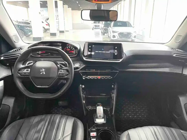 Peugeot 2008 — Фото автомобиля 9