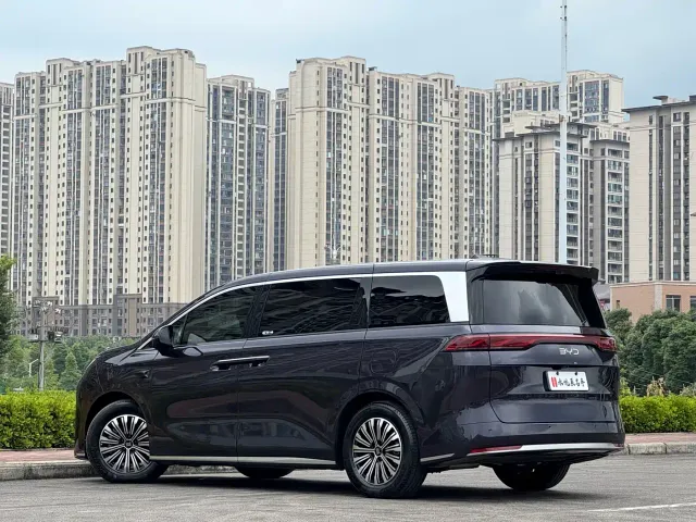 BYD Xia — Фото автомобиля 12