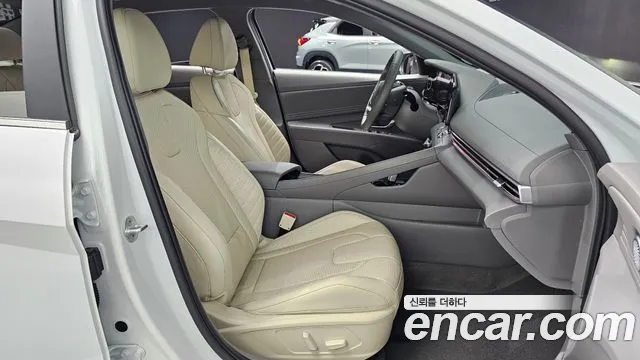 Hyundai AVANTE Avante (CN7) — Фото автомобиля 11
