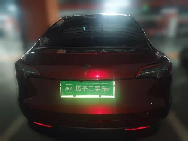 Tesla Model Y — Фото автомобиля 5