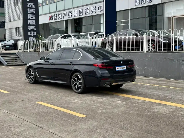 BMW BMW 5 Series 2022 Facelift II 530Li Premium Package M Sport — Фото автомобиля 4