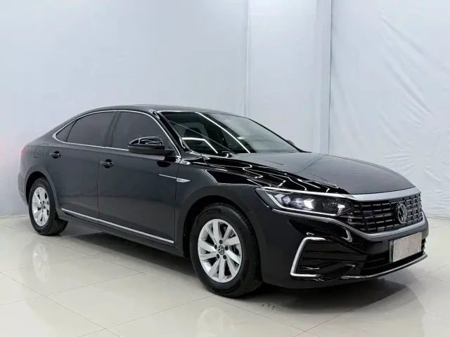 Volkswagen Passat — Фото автомобиля 3