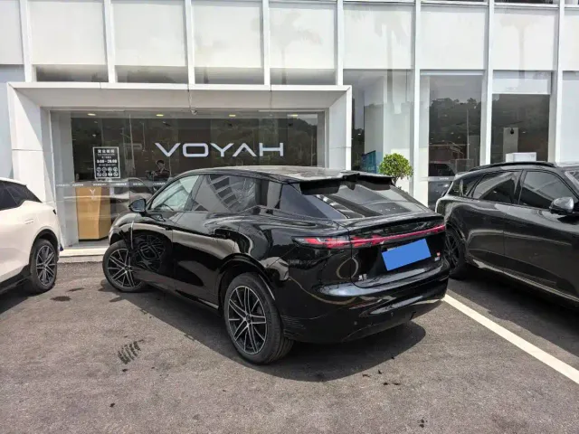 Voyah Zhiyin — Фото автомобиля 5
