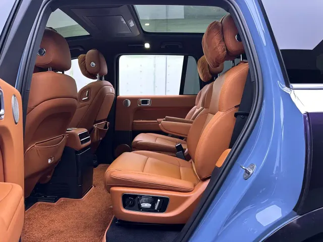 Li Auto L9 — Фото автомобиля 9