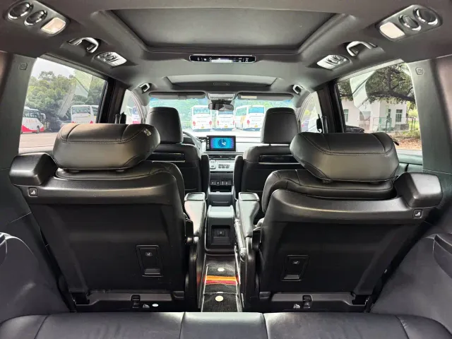 Honda Elysion — Фото автомобиля 27
