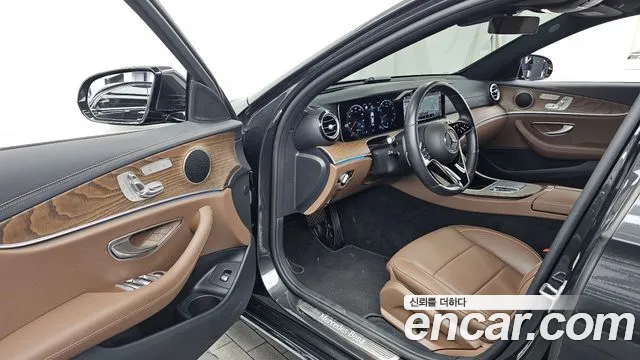 Mercedes-Benz E-Class — Фото автомобиля 9
