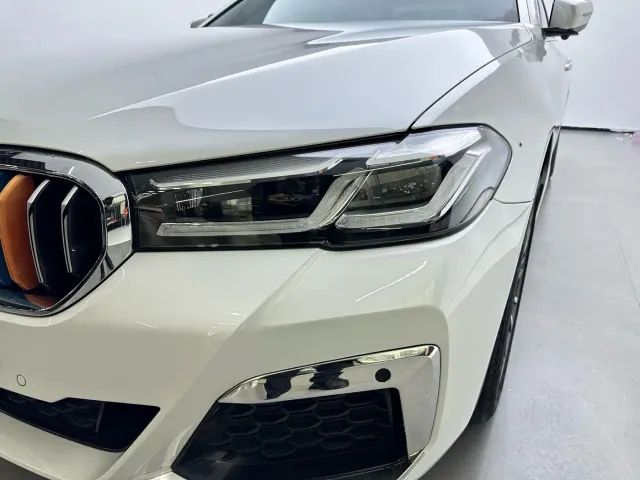BMW 5 Series — Фото автомобиля 3
