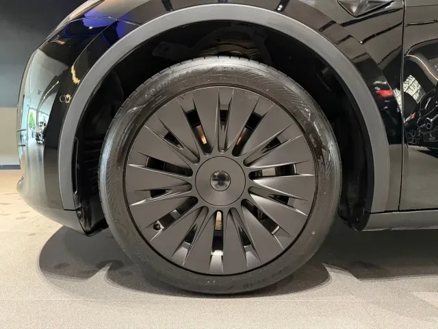 Tesla Model Y 2022 Facelift Rear-Wheel Drive Version — Фото автомобиля 6