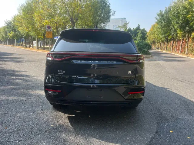 BYD Tang — Фото автомобиля 5