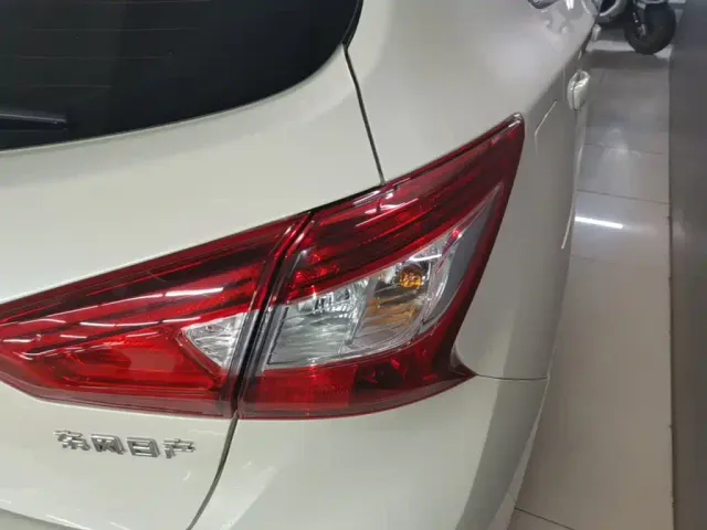Nissan Tiida — Фото автомобиля 7
