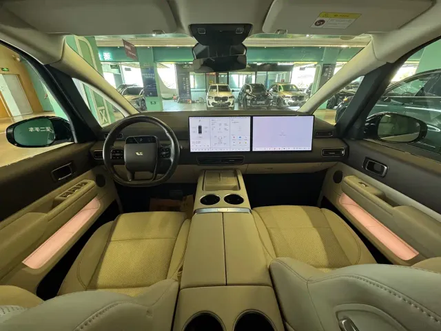 Li Auto MEGA — Фото автомобиля 9