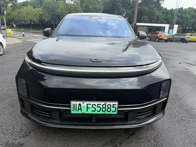 Li Auto L7 — Фото автомобиля 2