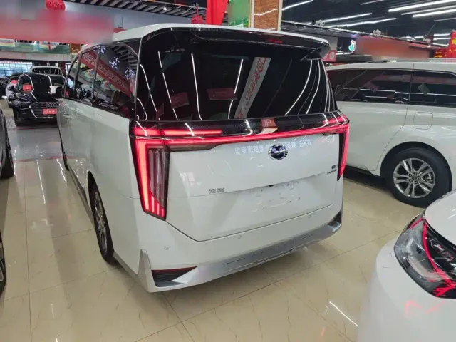 GAC Trumpchi M8 — Фото автомобиля 7