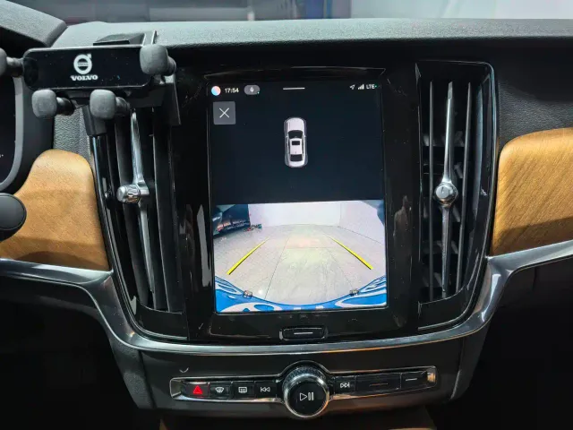 Volvo S90 — Фото автомобиля 14