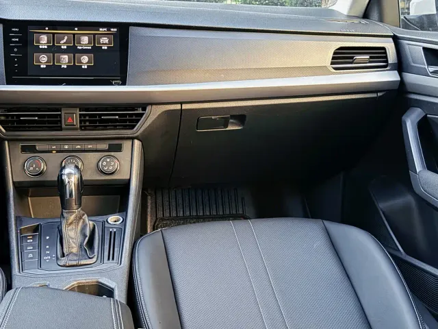 Volkswagen Lavida — Фото автомобиля 14