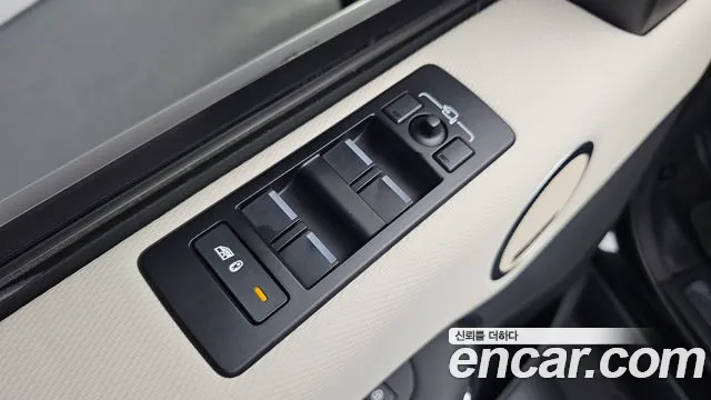 Land Rover Discovery — Фото автомобиля 28