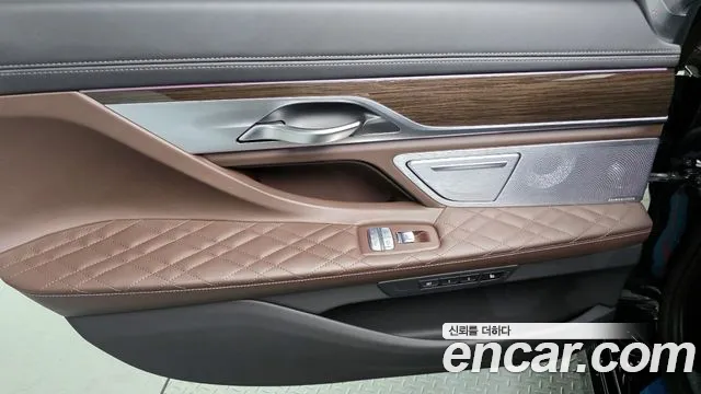 BMW 7-Series — Фото автомобиля 24