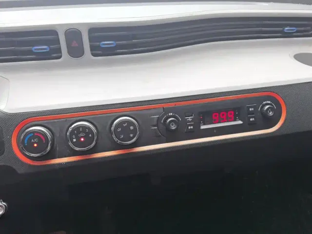 Wuling Hongguang Mini EV — Фото автомобиля 12