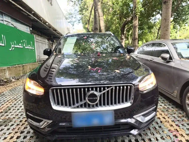 Volvo XC90 — Фото автомобиля 2