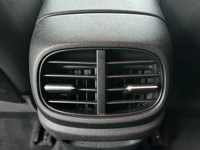 Hyundai Elantra — Фото автомобиля 14