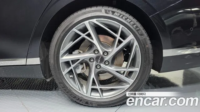 Genesis G90 Бензин 3.5 турбо AWD — Фото автомобиля 18