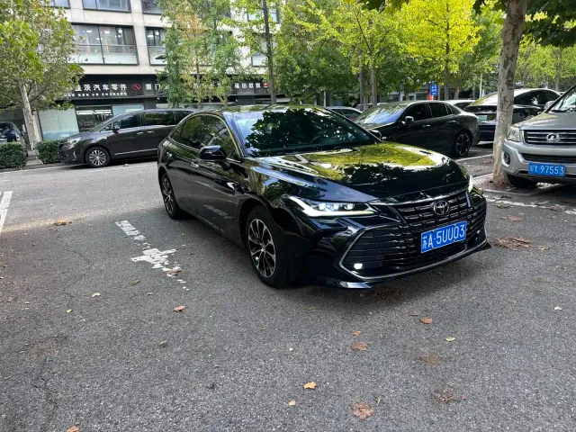 Toyota Avalon — Фото автомобиля 2