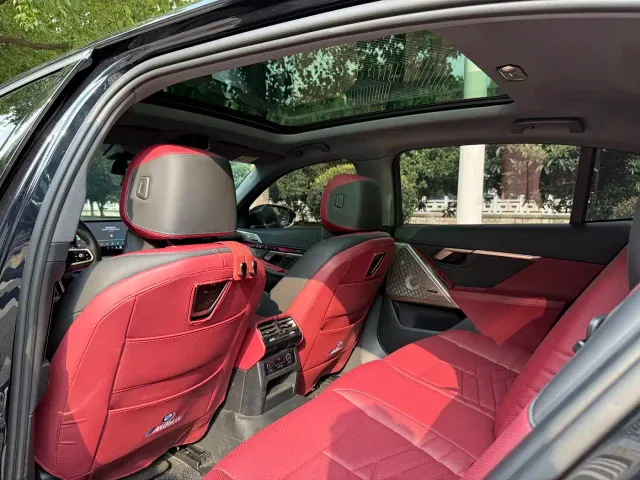BMW 5 Series — Фото автомобиля 5