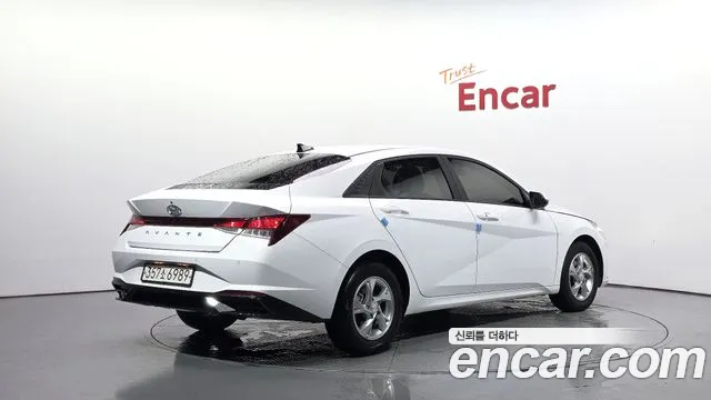 Hyundai AVANTE — Фото автомобиля 2