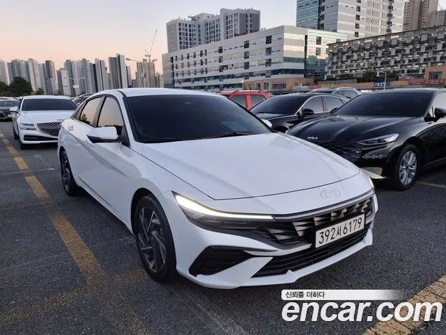 Hyundai Avante CN7 — Фото автомобиля 2