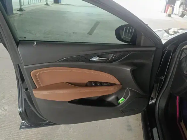 Buick Regal — Фото автомобиля 7
